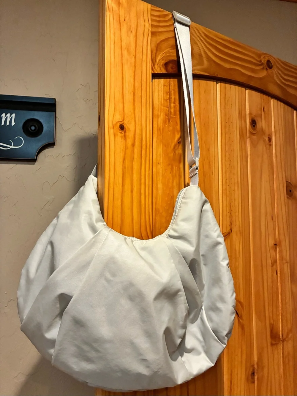 Gaiam Light Gray Women’s Shoulder Bag